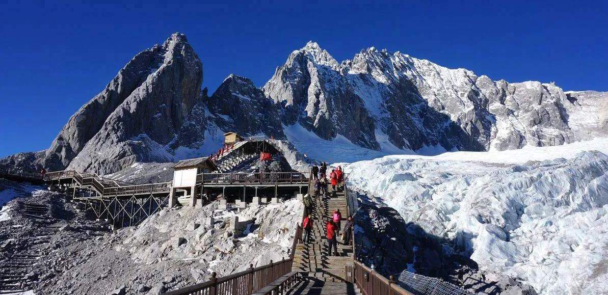 Lijiang Sanyi Airport(LJG) to Jade Dragon Snow Mountain Scenic Area