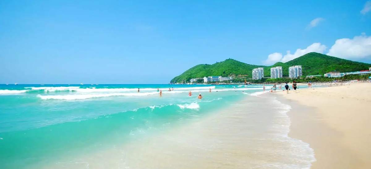 Sanya Yalong bay