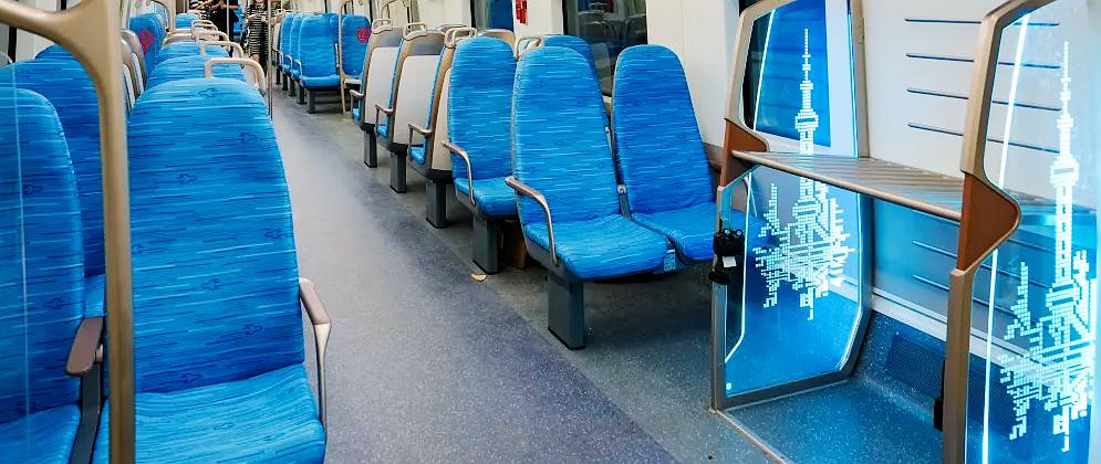 Luggage rack, Shanghai Metro's Airport Link Line, Pudong Airpor-PVG, Hongqiao Airport-SHA