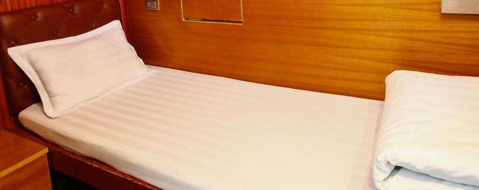 sleepbox, bed, hourly lounges, Xian Xianyang Airport, XIY Airport T2