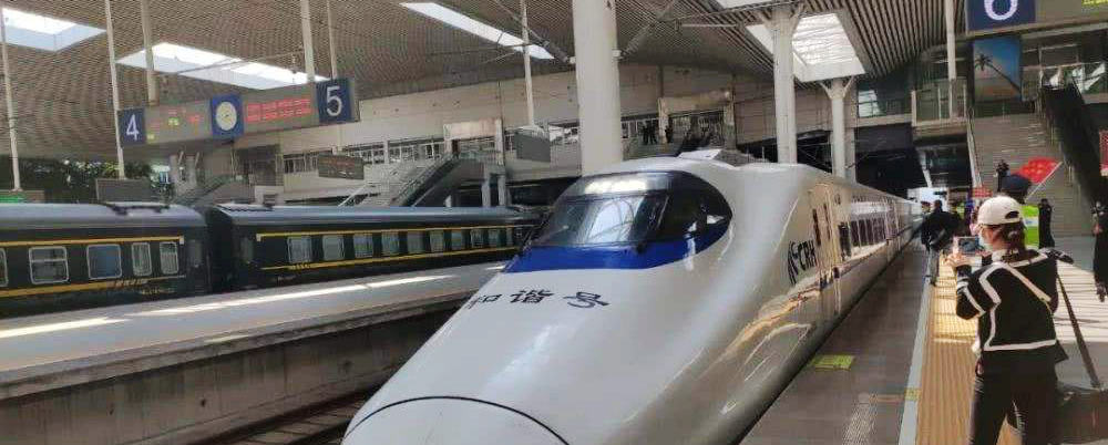 Arrivals at Fuzhou Railway station, Fuzhou Train Station