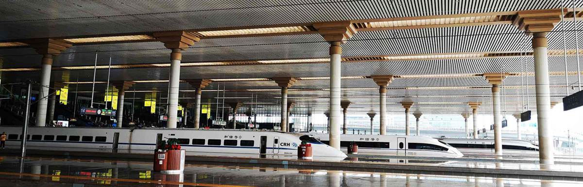 Platforms at Nanjing South Railway Station