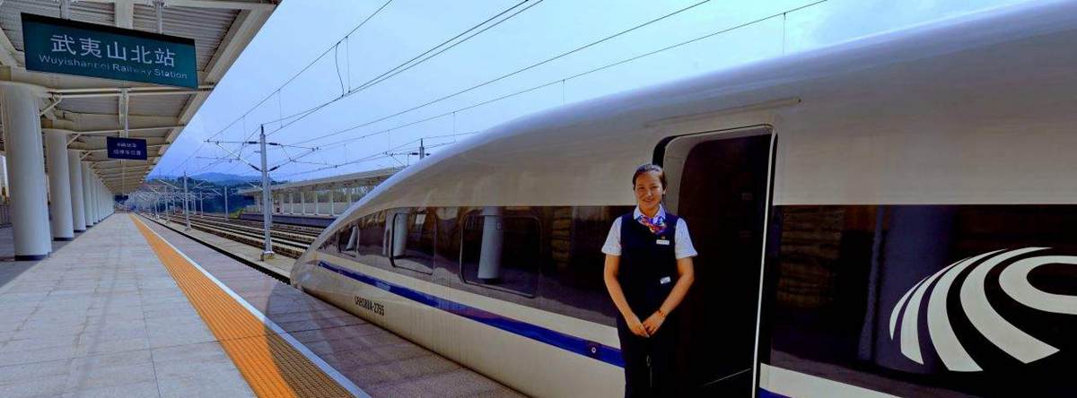 Arrials at Wuyishan North Railway station, Wuyishan North Train Station
